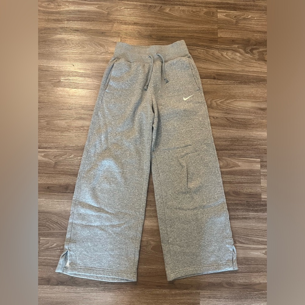 Nike Sportswear Phoenix Fleece Women's High-Waisted Wide-Leg Sweatpants